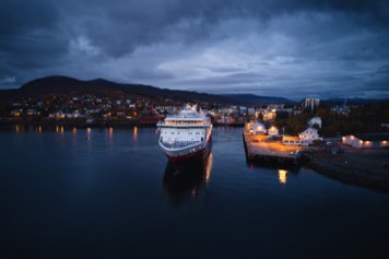 Finnsnes - Hurtigrututen Otto Sverdrup - Autumn