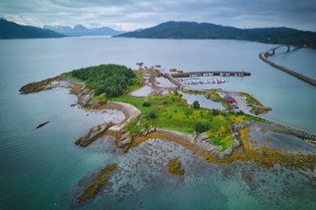 Brøstadbotn View Dyrøya.